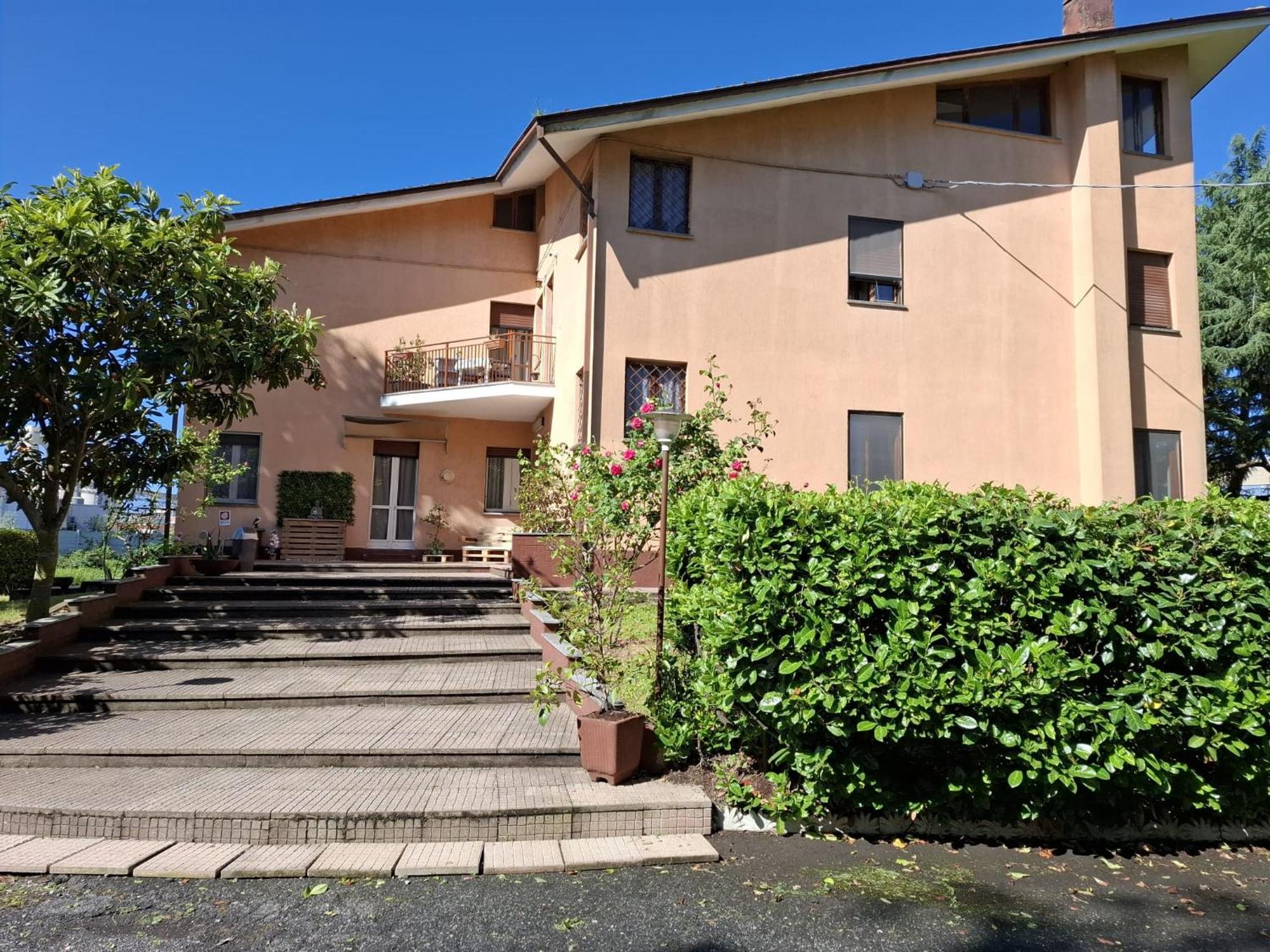 King'S House Apartment Roletto Екстериор снимка