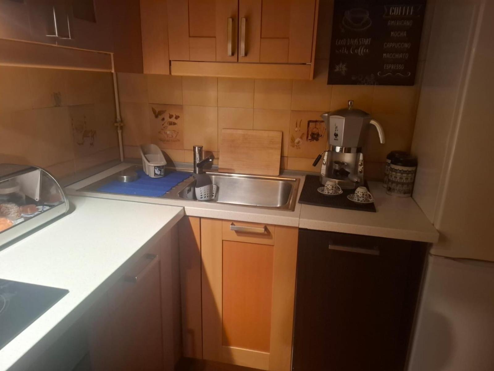 King'S House Apartment Roletto Екстериор снимка