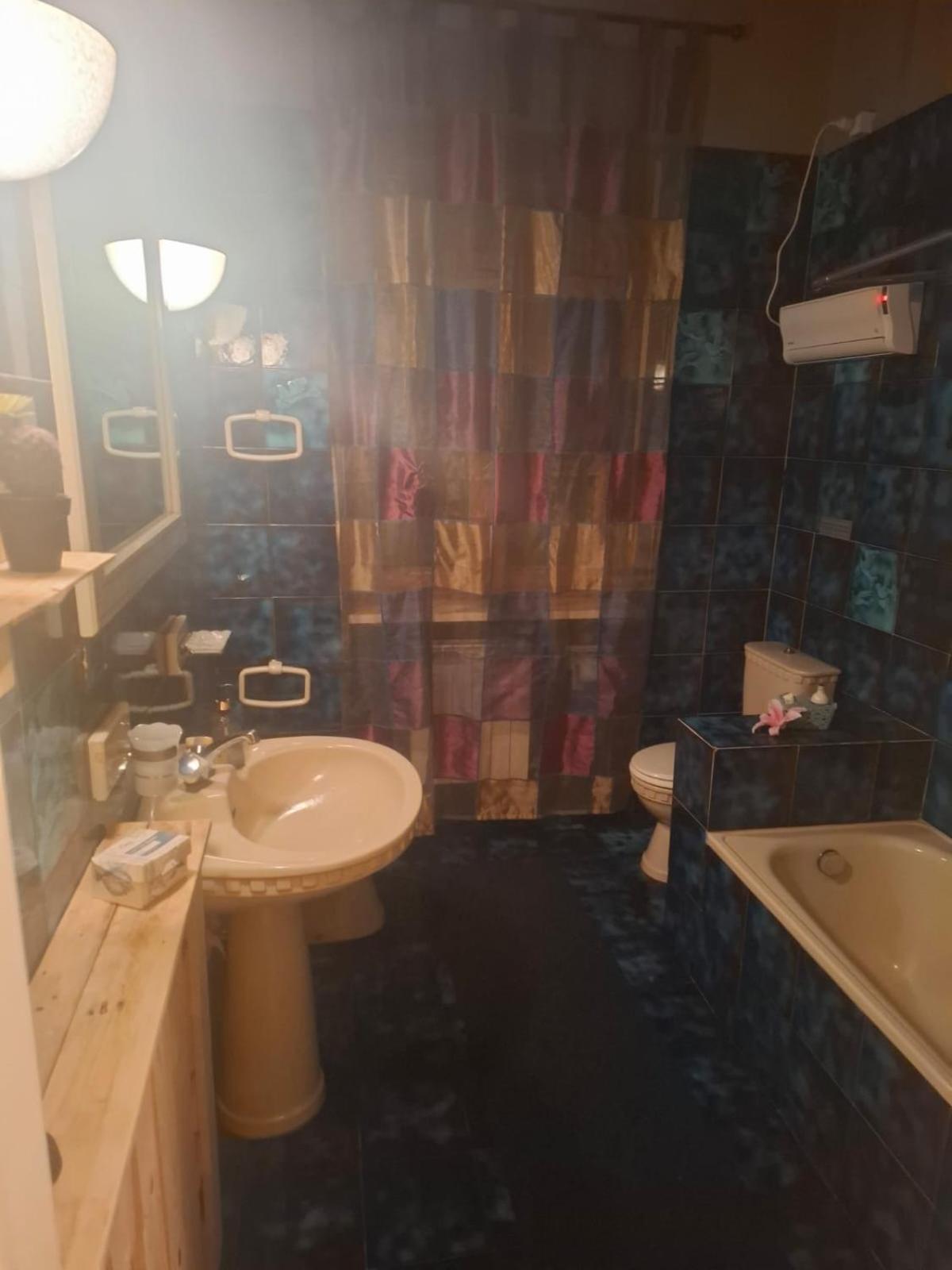 King'S House Apartment Roletto Екстериор снимка